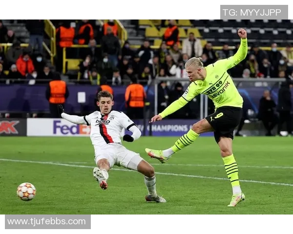 绿茵巨星荣耀转场开启世界足坛新篇章